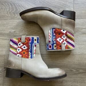 Jasper & Jeera Booties Sz 38 / 7.5 Gray Leather Blanket Embroidery Ankle Boho